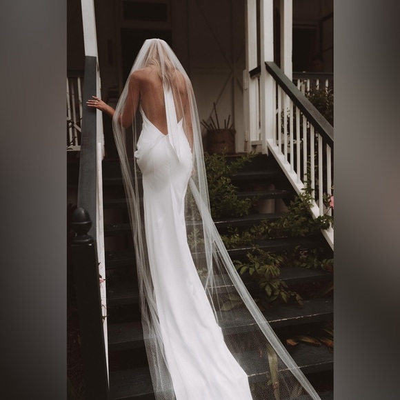 Grace Loves Lace Goldie wedding dress $3350 New without tag - Picture 3 of 15